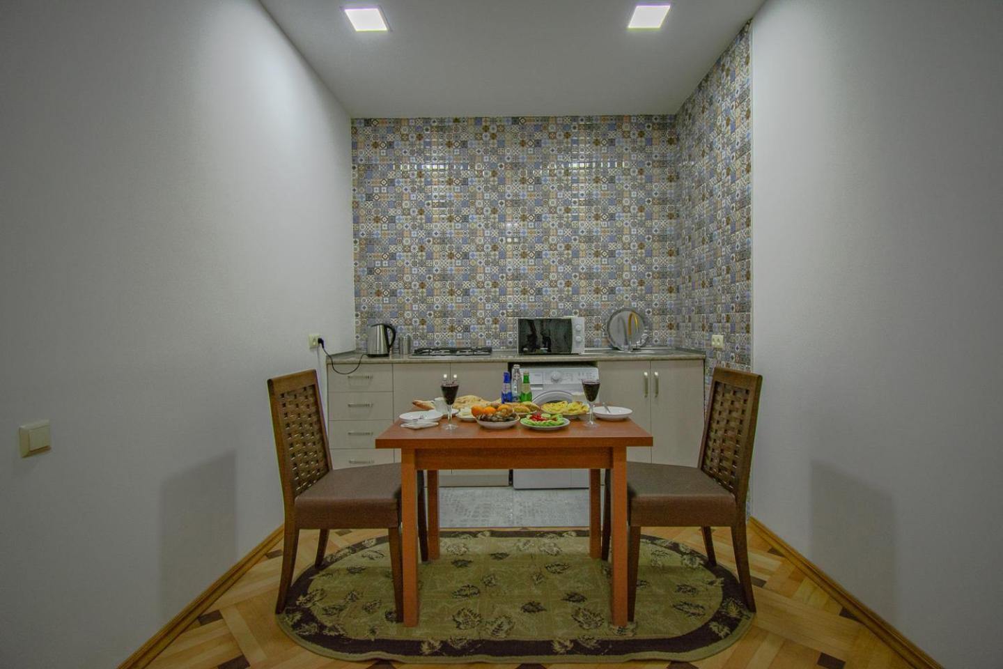 Nana'S Guesthouse 바투미 외부 사진