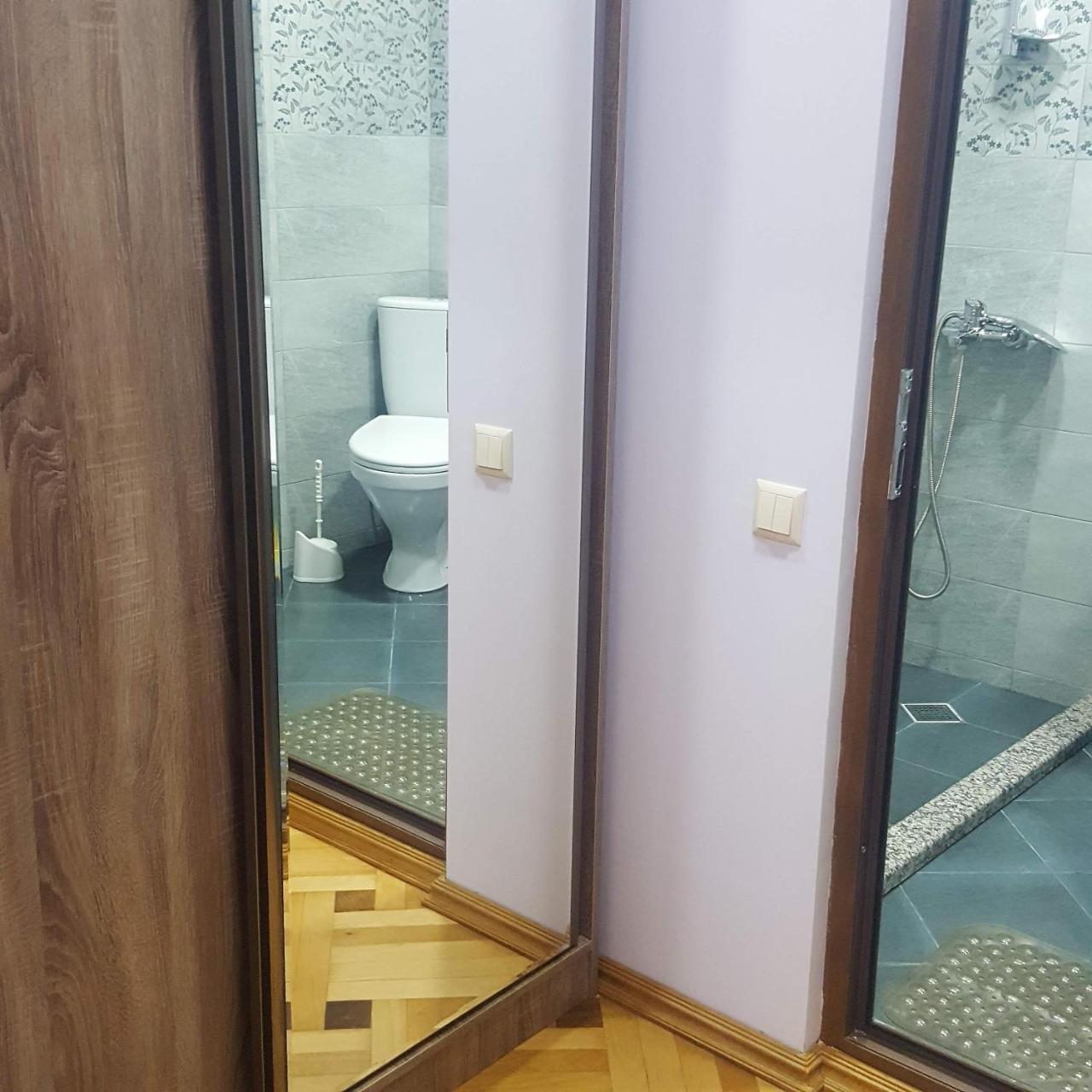Nana'S Guesthouse 바투미 외부 사진